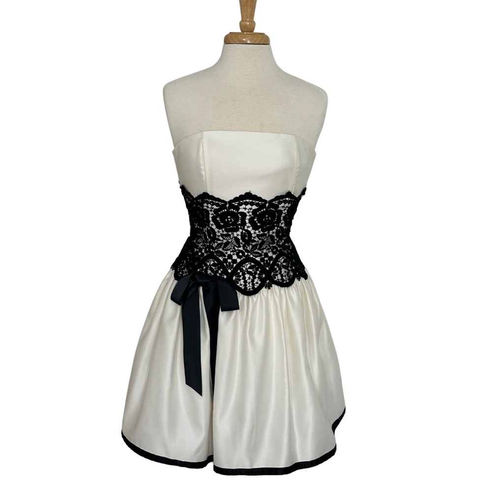 Jessica McClintock Strapless White Satin Mini Dress - Size 6
